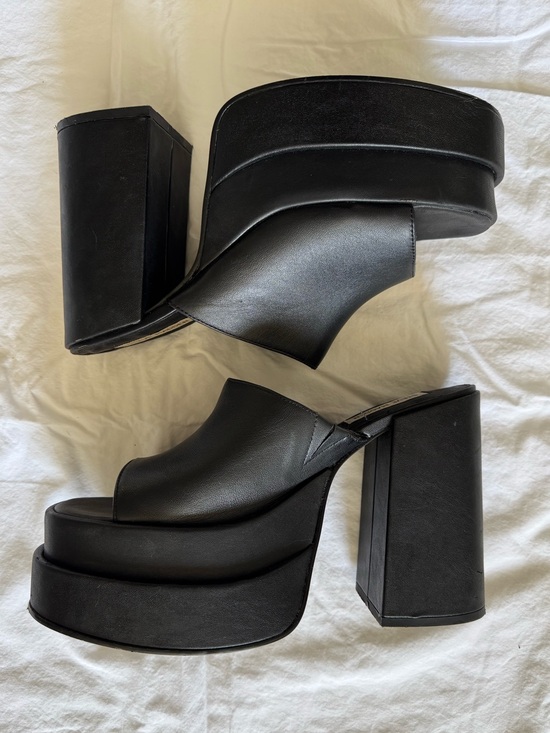 Steve Madden Shoes - Steve Madden CAGEY Black Leather Platform Slide Heels